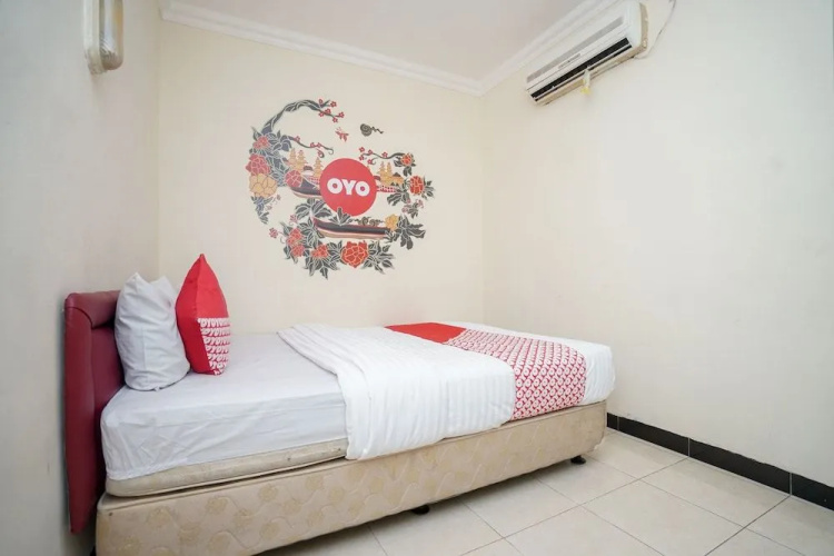 OYO 448 Hotel Central
