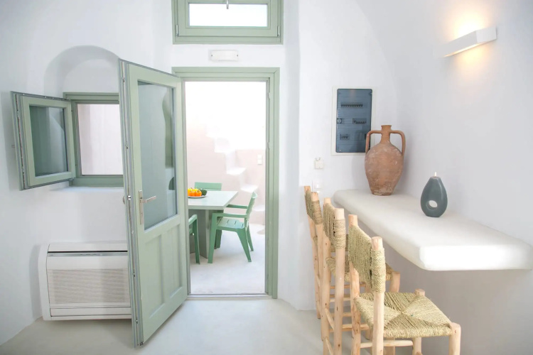 Morfi Cave House