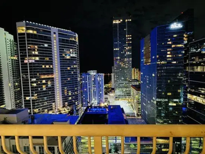 Suites R Us Brickell Bay Dr