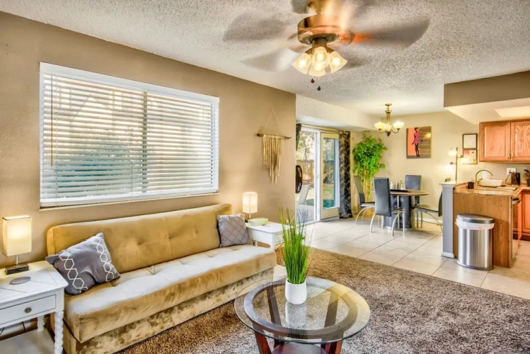 4 Bedrooms Cottage