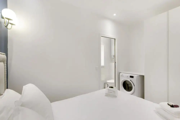 Pick A Flat's Passage Cardinet apartment