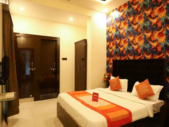 OYO 10781 Parashar Legacy