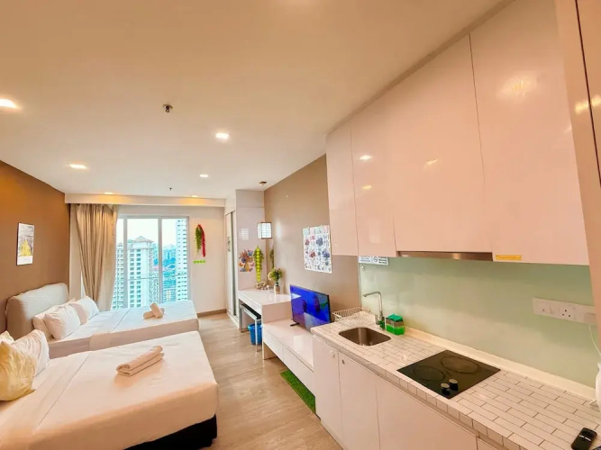 Crystal Suites At Ramada Hotel