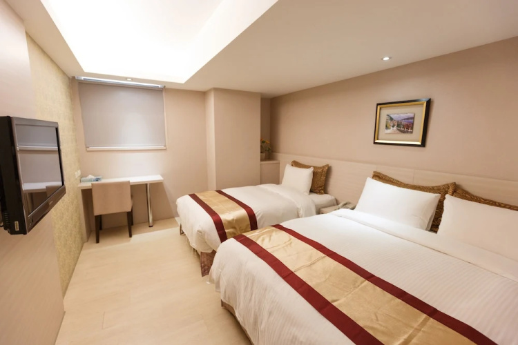 Idol Hotel
