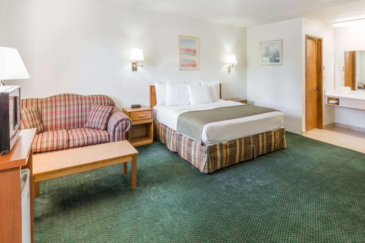 Deluxe Double Suite