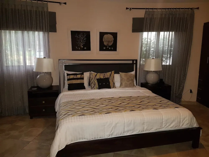 New six Bedroom With BBQ and Large Pool