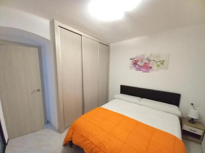 4 Bedrooms Apartment