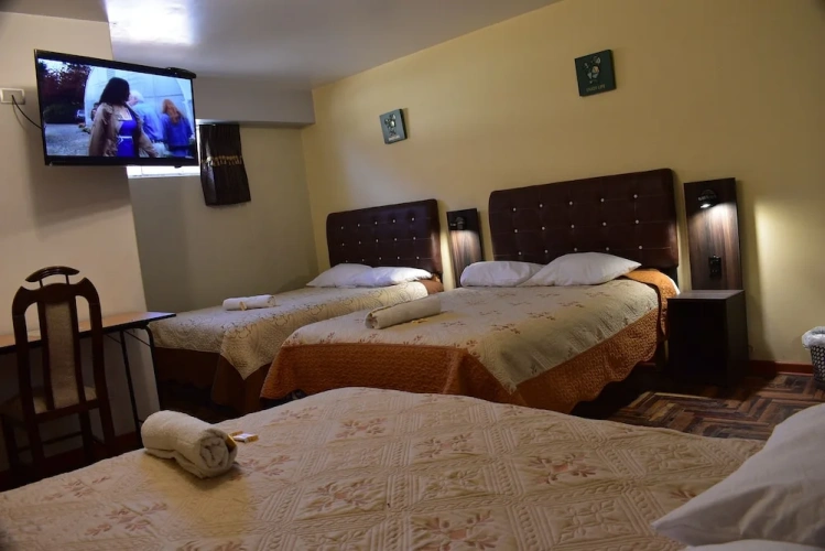 Standard Triple room