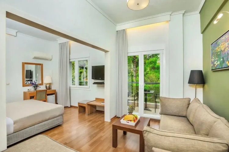 Executive Quadruple room with balcony