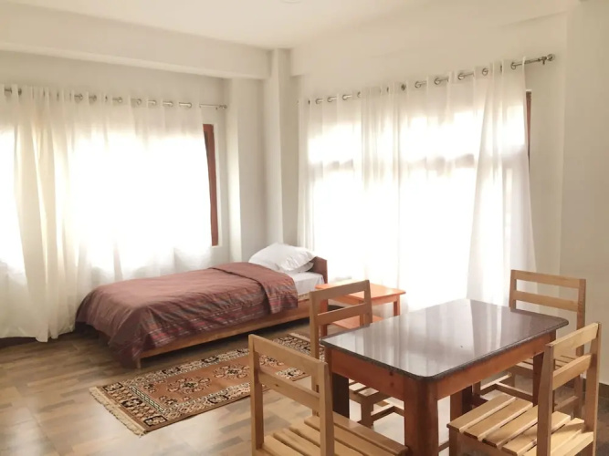 Choni Apartment