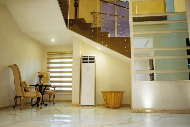 Check Inn Hotels Apo