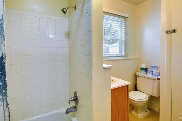 Quaint Cody Cottage w/ Grill: Walk to Downtown!