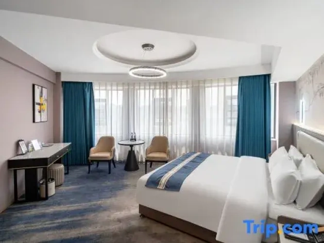 Luxury Suite