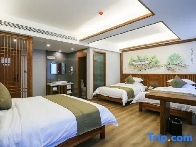 Standard Triple Family room with view