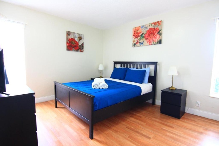 2 Bedrooms Apartment
