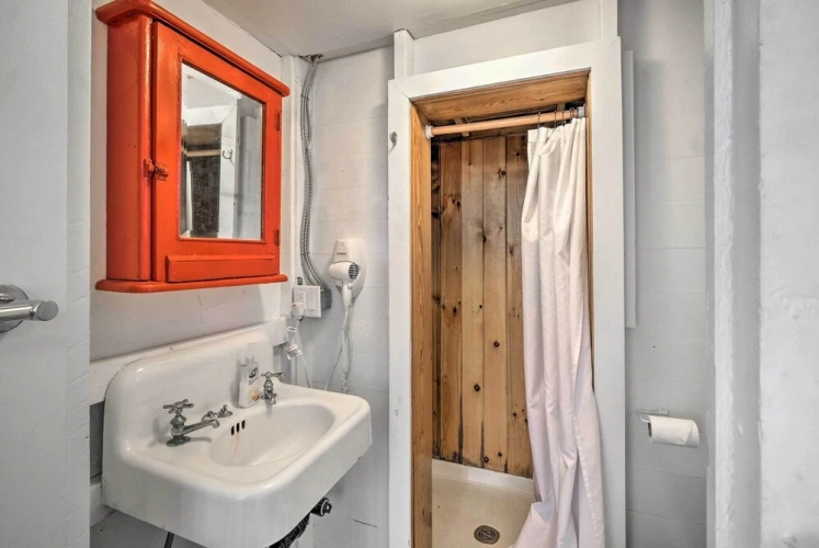 2 Bedrooms Cottage