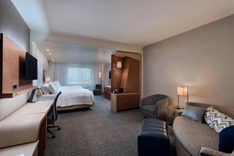 Deluxe Double Suite