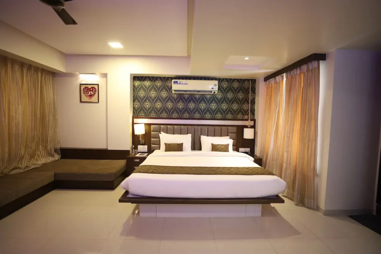 Hotel Seven Sky