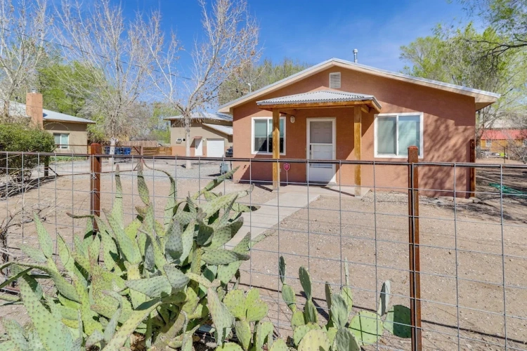 3 Bedrooms Cottage