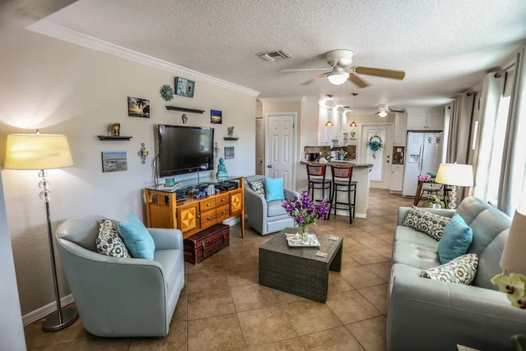 155 Hibiscus Dr