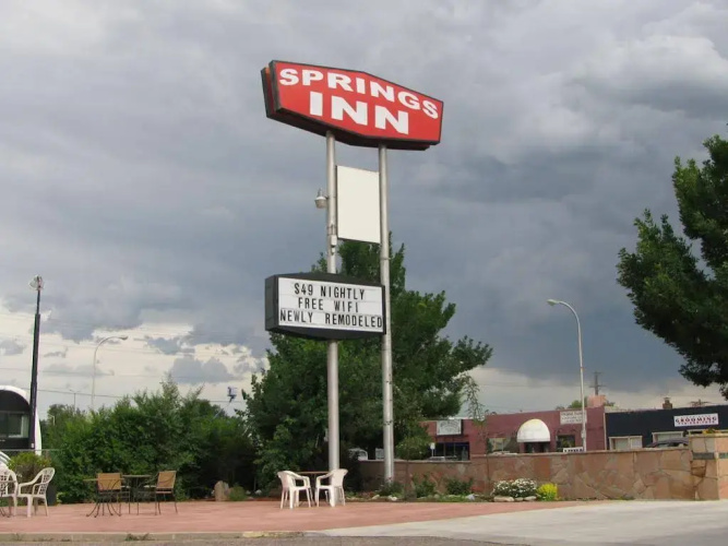 Springs Inn