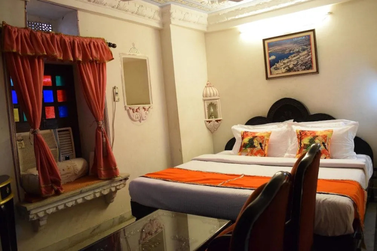 Shree Jagdish Mahal Heritage Hotel