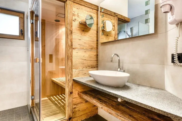 Uralp Royal by A-Appartments