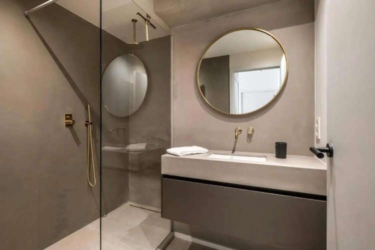Fully renovated magnificent apt 50m from the beach