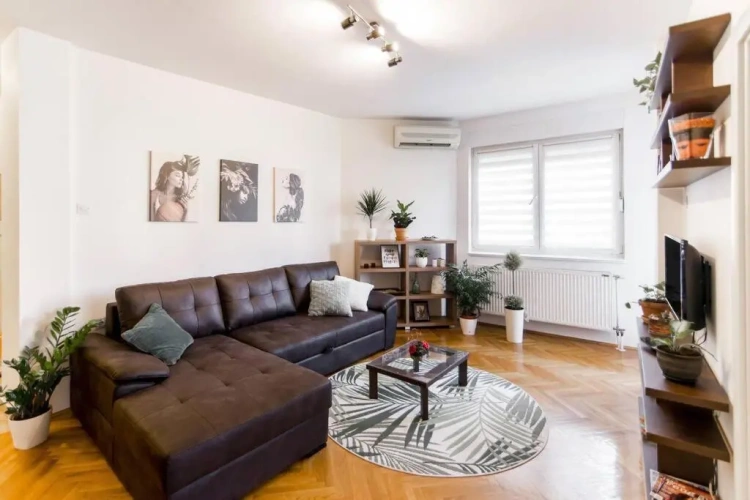 2 Bedrooms Apartment