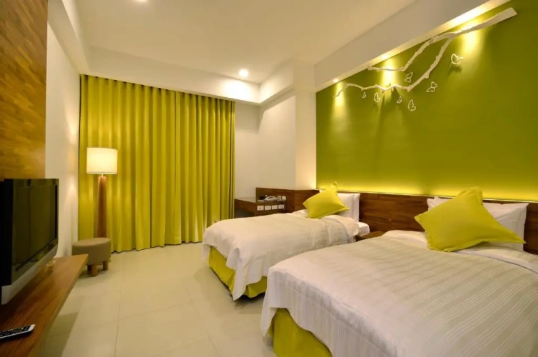 Standard Twin room with balcony