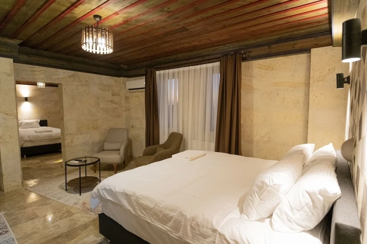 Standard Twin room with courtyard view