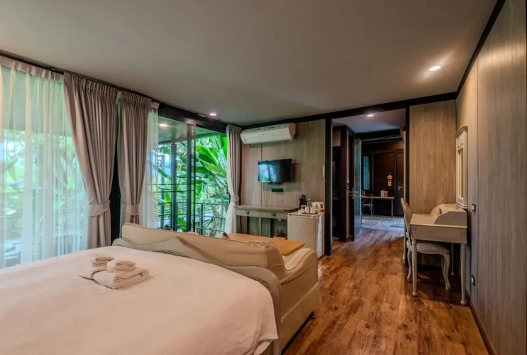 4 Bedrooms Villa with balcony and with garden view