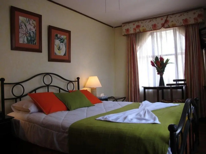 Las Cumbres Inn