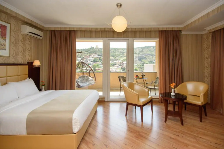 KMM Hotel BOver view