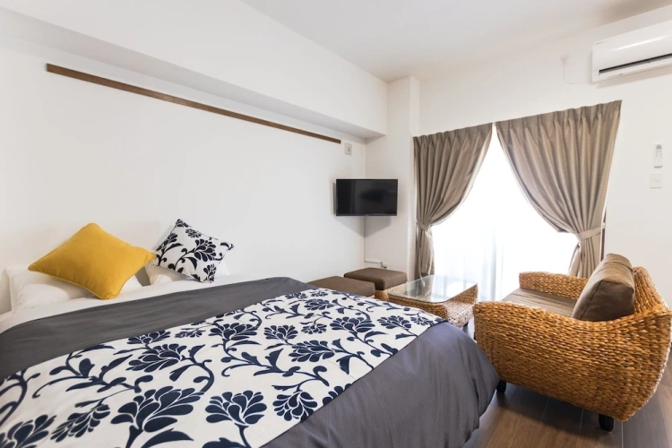 Standard Triple room