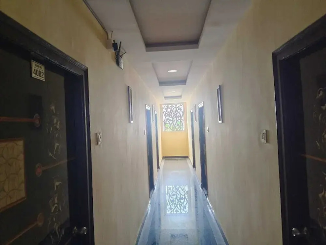 Hotel S L B Grand