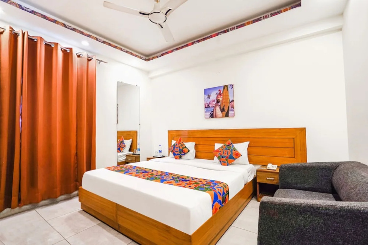 Fabhotel Emoji Stays