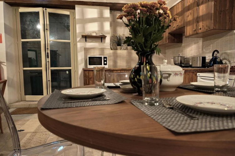 Ipio Vouni Suites