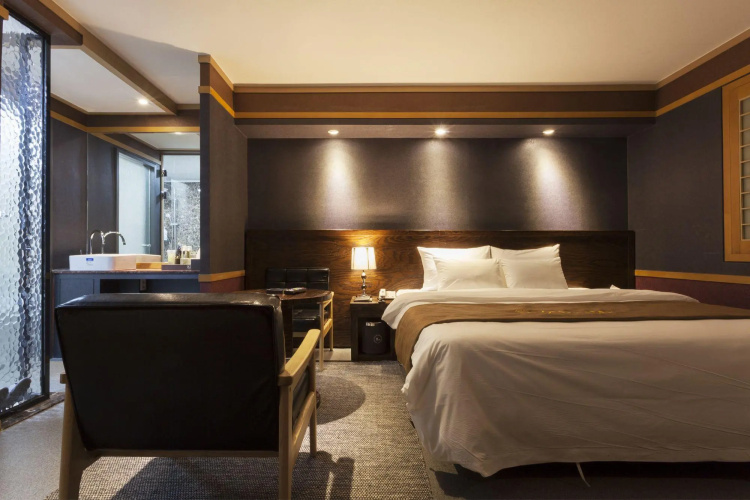 Hotel Leaders