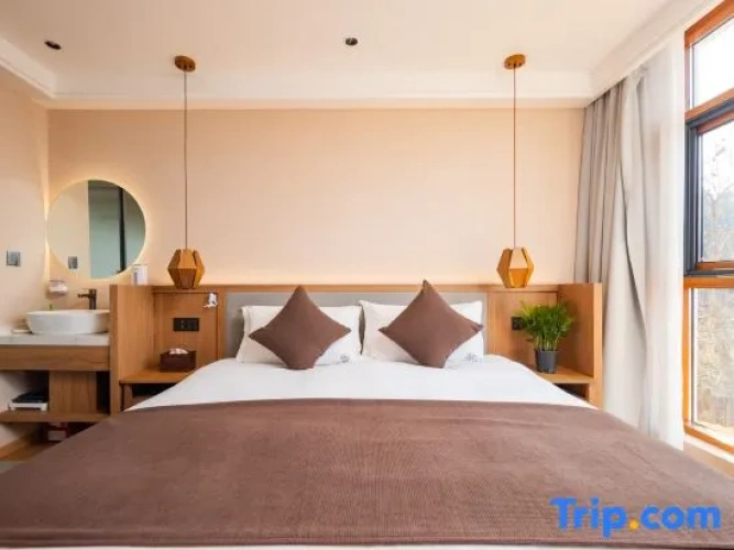 Deluxe Double room with view