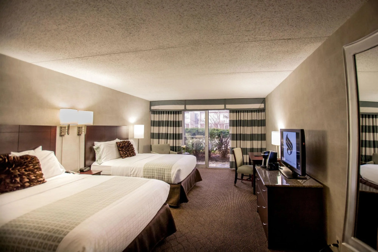 Somerset Inn