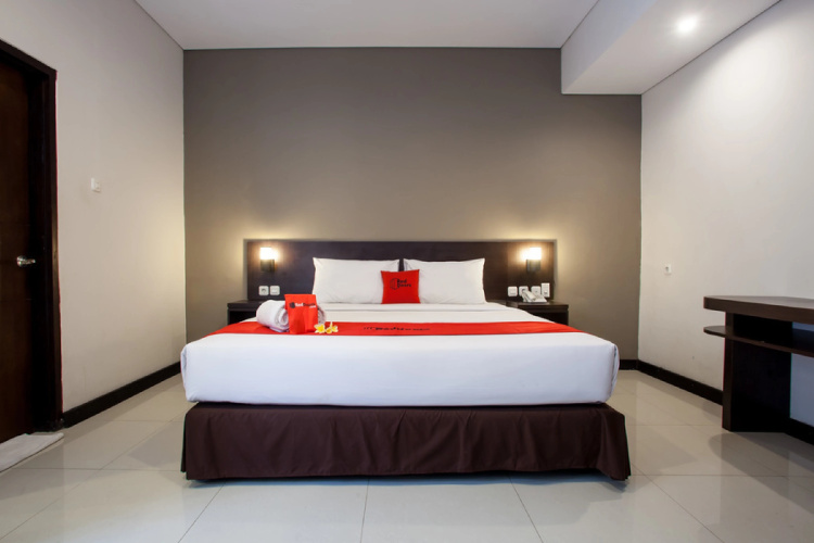 RedDoorz Premium Near Exit Toll Malang