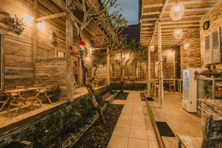Pange Hostel Lembongan