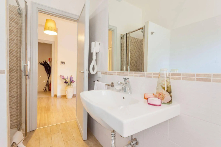 Check-inn Rooms