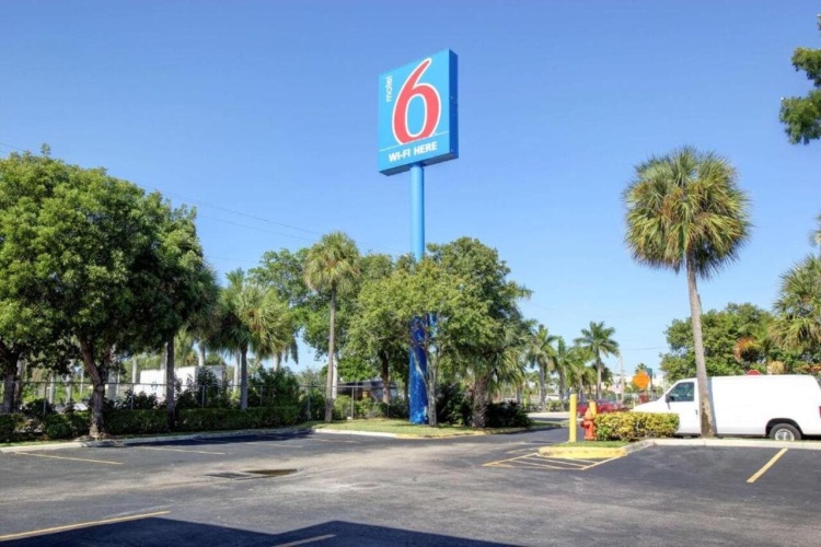 Motel 6 Lantana photo 16