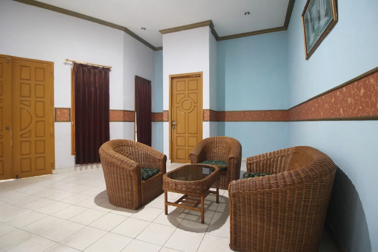 OYO 2222 Hotel Lee