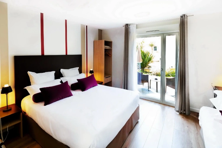 Standard Triple room