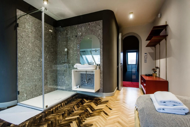K52 luxury 4BDRM 4BTHRM apartment