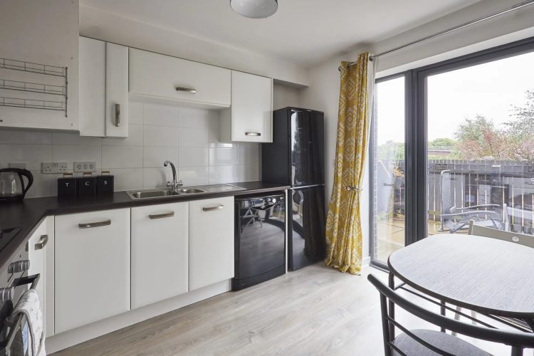Host Stay London Avenue