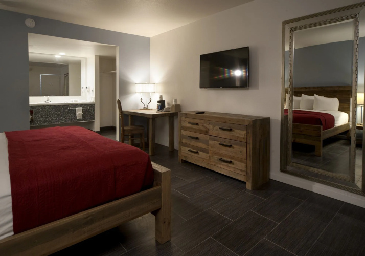 Thunderbird Hotel
